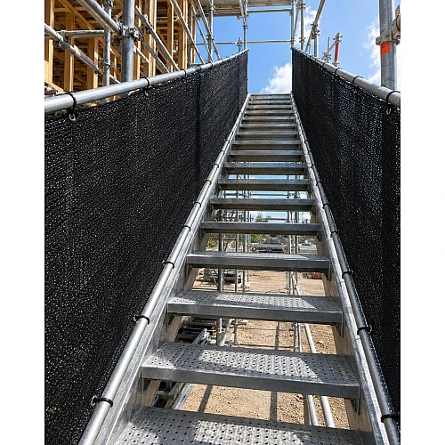 Scaffolding Mesh FR150 Fire Retardant 1.2M X 50M Scaffolding Mesh FR150 Fire Retardant 1.2M X 50M